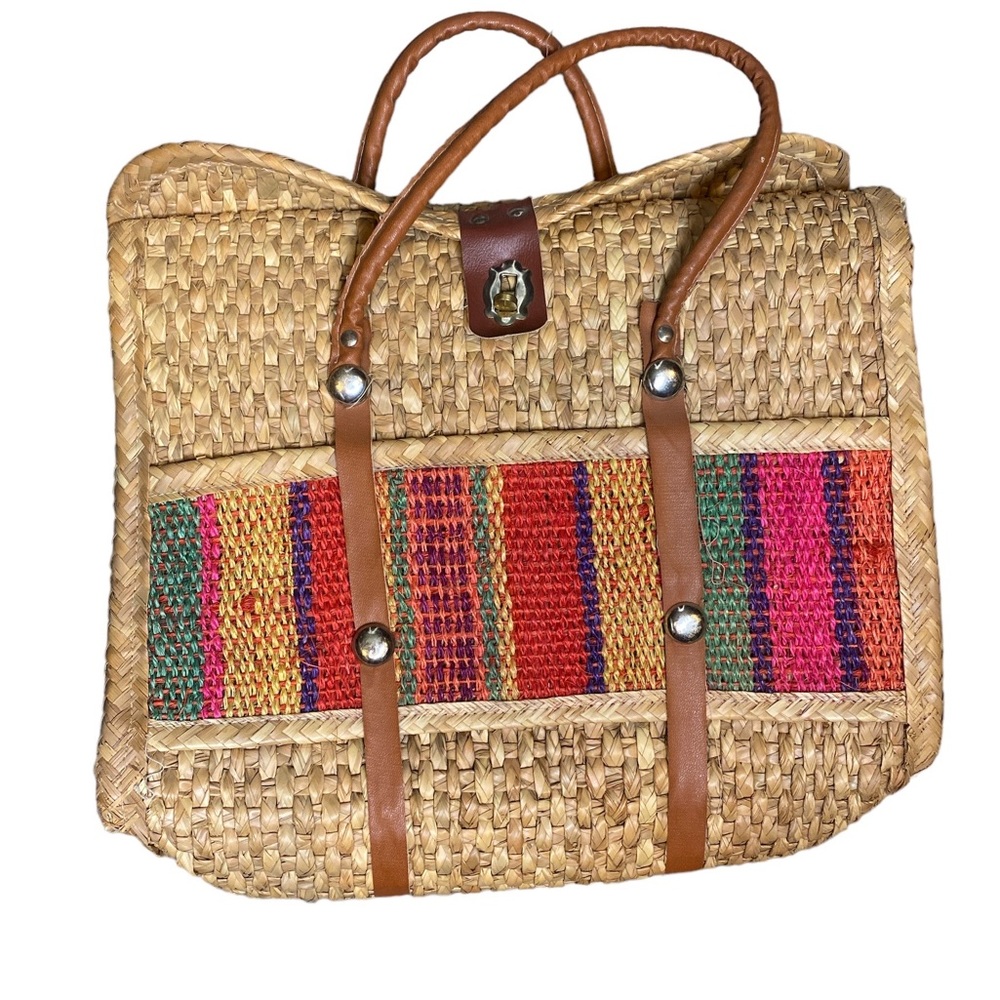 VINTAGE LARGE WOVEN WICKER PURSE - TOTE BAG UNIQUE PATTERN - 12 x 17 x 6 INCHES